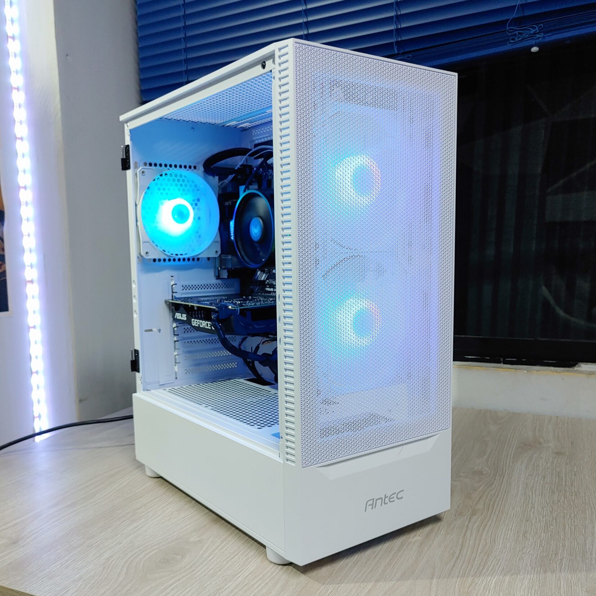 PC GAMER INTEL ULTRA 5 225F + RTX5060 8GB DDR5 - Imagen 16